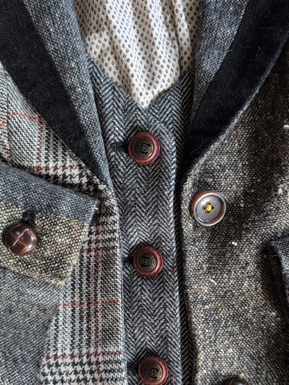 Cartonnier Mixed Media Blazer With Faux Vest Detail - Picture 4 of 6